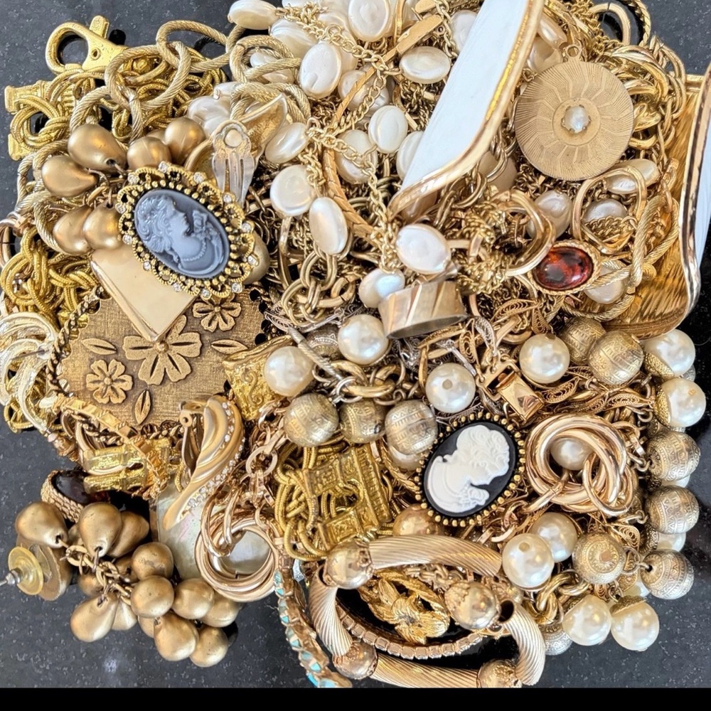 Tangled Jewelry Lot | Unsearched Mystery Mix | 2 LB Bulk Pull | Treasure Chest